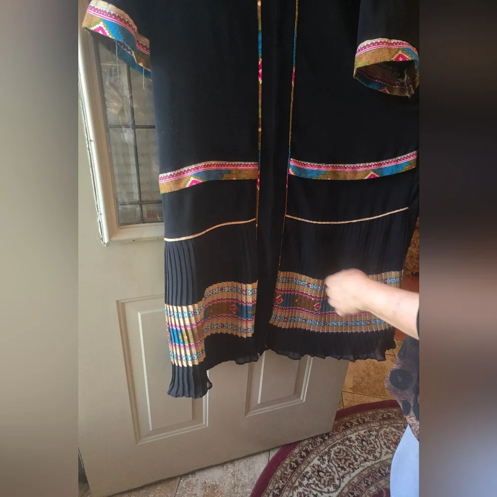 ✨ Trendy & Unique Abaya – Modern Elegance Meets Tradition ✨ - Picture 5 of 9